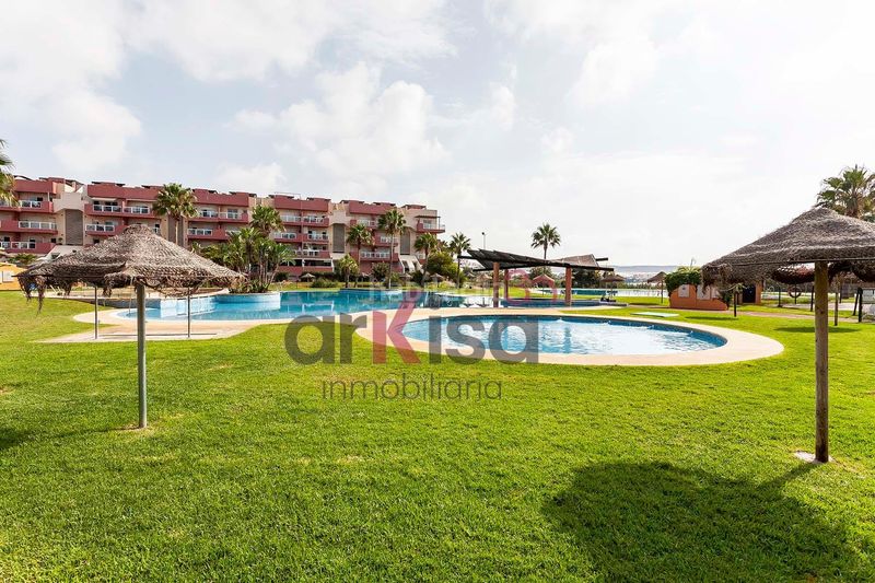 Foto c99cf850-68a1-4531-8a83-5abf8d79637e. Apartament amb aparcament piscina a Almerimar Ejido (El)