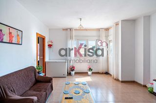 Flat in Santa María del Águila. Amplia vivienda exterior de 3 dormitorios con garaje y trastero