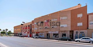 Flat in Santa María del Águila. Amplia vivienda exterior de 3 dormitorios con opción de garaje y