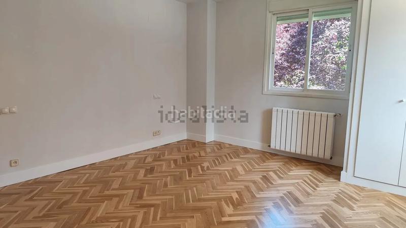 Foto 8ed8167d-de7c-4fb7-830c-a4a023a3c331. Miete zweistöckige wohnung mit heizung pool in Valdemarín Madrid