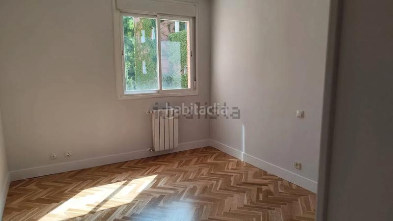 Foto 92338b72-ce1d-4b4d-a08d-530b82ff1968. Miete zweistöckige wohnung mit heizung pool in Valdemarín Madrid