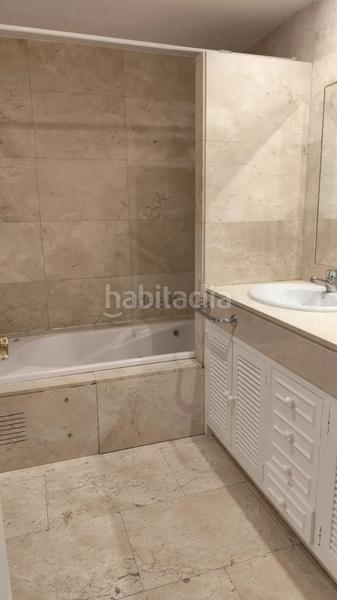 Foto 7fb395cc-b359-4501-a6e9-21bc0fd5660d. Rent duplex with heating pool in Valdemarín Madrid