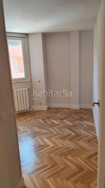 Foto d9a1bf30-7792-4151-be83-60b76ac46e24. Rent duplex with heating pool in Valdemarín Madrid