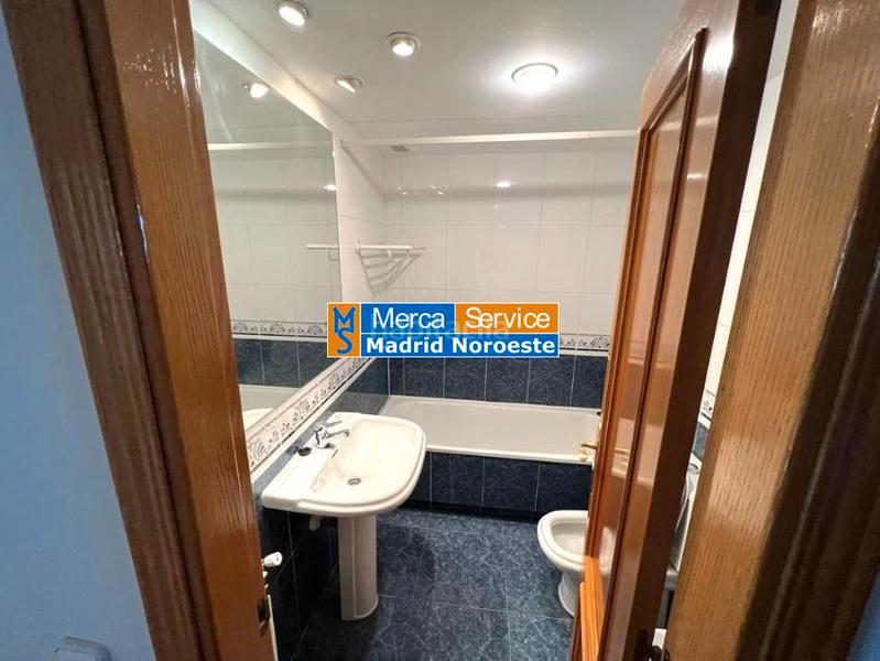 Foto 6182dc97-34fc-4684-ac2c-ac58738d4f9c. Rent flat with heating parking pool in Casco Antiguo Majadahonda