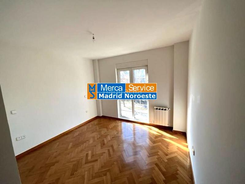 Foto c0c41d59-af52-44b4-8821-a4b3a360eb24. Rent flat with heating parking pool in Casco Antiguo Majadahonda