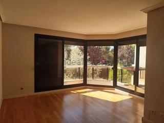 Miete Etagenwohnung  Avenida de europa. Piso de 3 dormitorios en la avenida de europa