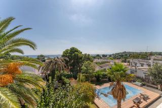 Xalet en Llevant. Seniorexpert presenta la venta de la vivienda, a cambio de un pa