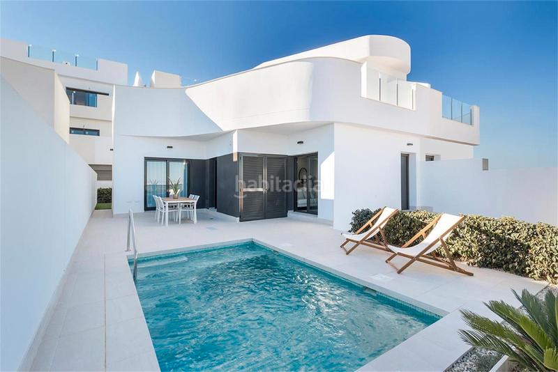 Foto e3d6fd74-2cb0-4080-910b-c3fc5ed3a330. Haus 305m<sup>2</sup> mit parking pool in Los Balcones-Los Altos Torrevieja