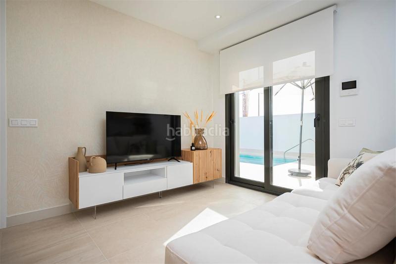 Foto 0b087d4a-f4a0-424f-a822-b1ca88ad1a15. Planta baja 186m<sup>2</sup> en Los Balcones-Los Altos Torrevieja