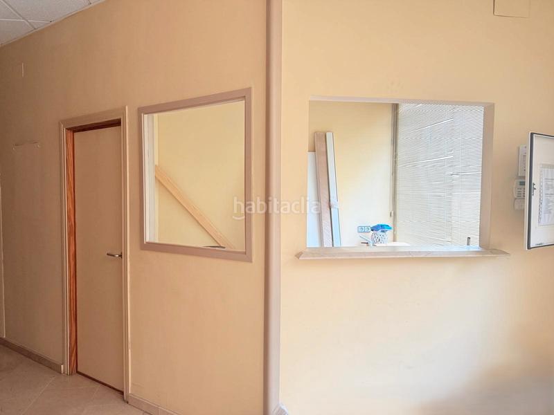 Foto 36a0ae2f-d21d-4cfa-87e9-33c90bb9ac5d. Location local commercial avec chauffage dans Villayuventus-Renfe Parla