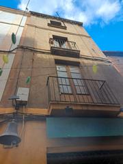 Casa adossada  Carrer de la rosa. Edificio en venta en pleno centro