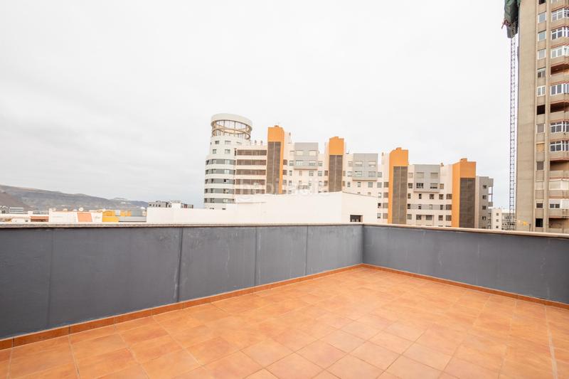 Foto 9c3caf18-3ce7-4259-b970-af09f6e2fd1c. Chalet with parking in Guanarteme Palmas de Gran Canaria (Las)