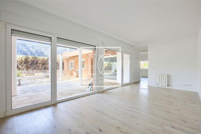 Foto 362d4cc2-ec4e-4001-9cc8-c8ddf9c54a21. Chalet con camino riscaldamento parcheggio in Iglesia-Estación Moralzarzal