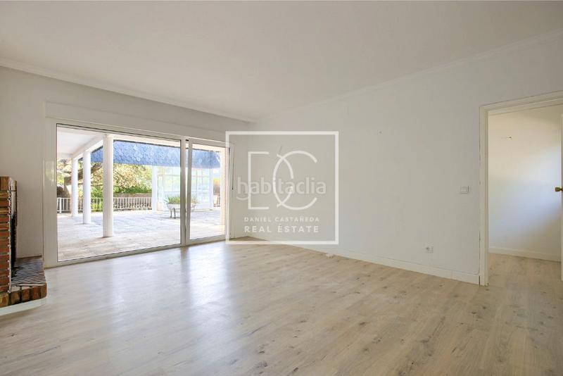 Foto 468c38a3-576e-432f-8767-fcbe478338a4. Chalet con camino riscaldamento parcheggio in Iglesia-Estación Moralzarzal