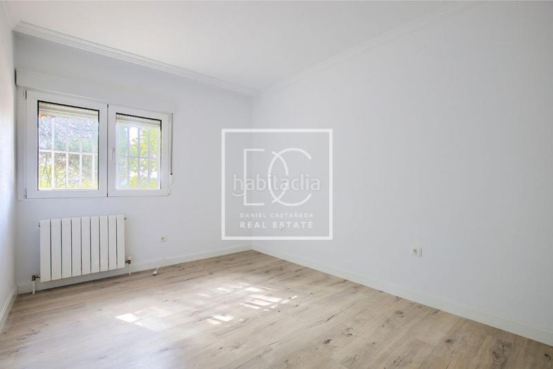 Foto 7a64e2b1-52ba-4c83-b2ec-e349fcc4a713. Chalet con camino riscaldamento parcheggio in Iglesia-Estación Moralzarzal