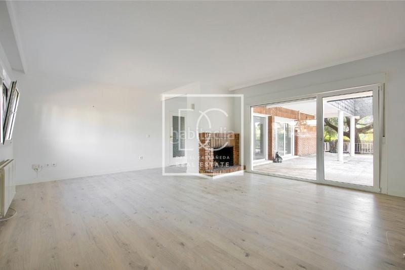 Foto 89887e9b-c234-4724-abe9-35af6e83bef3. Chalet con camino riscaldamento parcheggio in Iglesia-Estación Moralzarzal