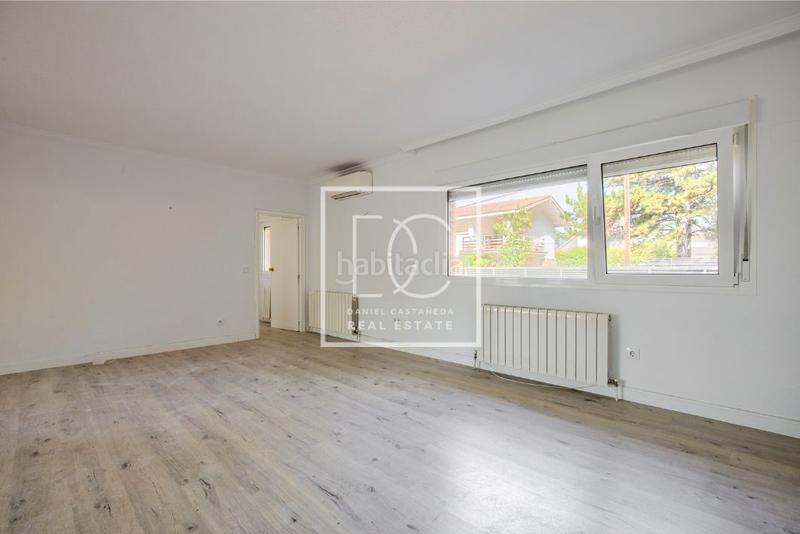 Foto ae46120b-0f3e-41e6-85ac-ccc0ced42b40. Chalet con camino riscaldamento parcheggio in Iglesia-Estación Moralzarzal