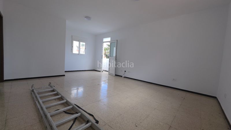 Foto 7caf9130-fe5b-48e0-a065-12e164fd6278. Edifici a San Juan Telde