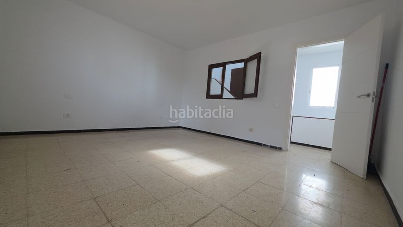 Foto a8bce097-a12d-46d4-9aa7-a9adc489c21a. Edifici a San Juan Telde