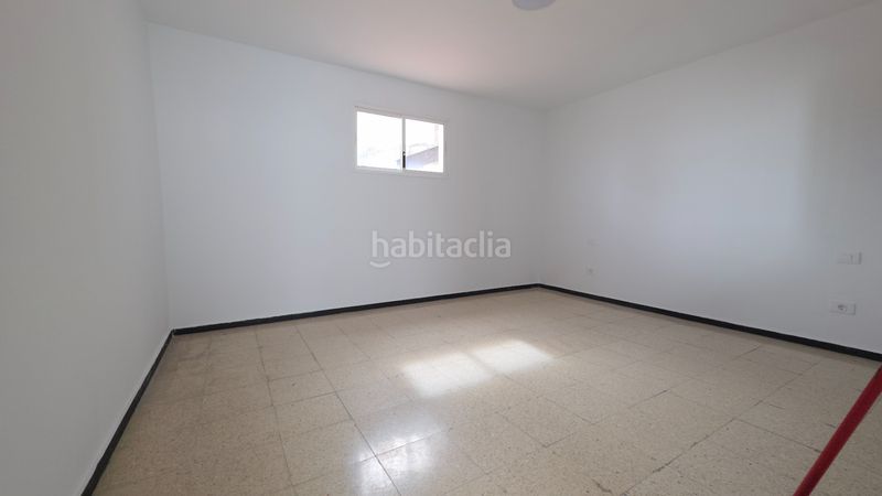 Foto bcf1a13b-11f5-41bc-84f9-243541d91770. Edifici a San Juan Telde