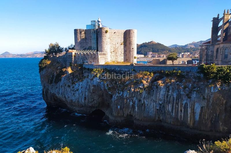 Foto f2283311-edd0-4745-88f3-1e9a1d56b1f7. Chalet dans Cotolino Castro - Urdiales