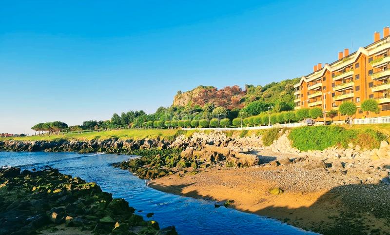 Foto f5cdfdfb-4e2c-4ae6-9501-9cefb7a93d7d. Chalet dans Cotolino Castro - Urdiales