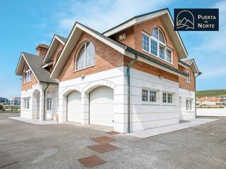 Xalet  San juan de la canal. Casa o chalet independiente en soto de la marina, santa cruz de