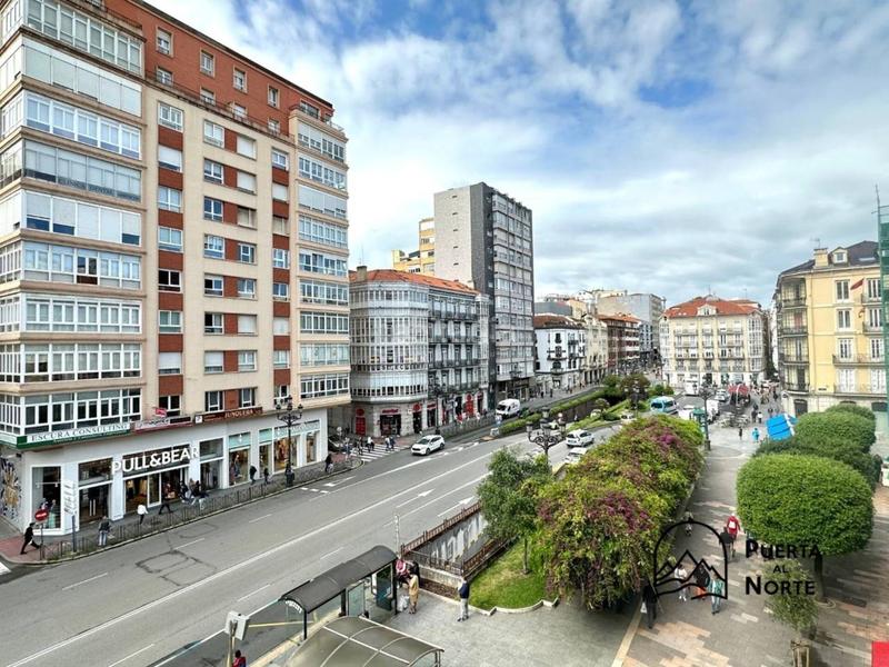 Foto 7729eedd-7dc0-452a-94df-166c03309d36. Büro in jesús del monasterio 10 in Centro - Ayuntamiento Santander