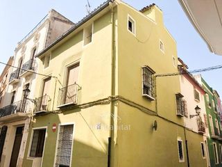 Masia  Calle pintor sorolla. Casa en carcaixent