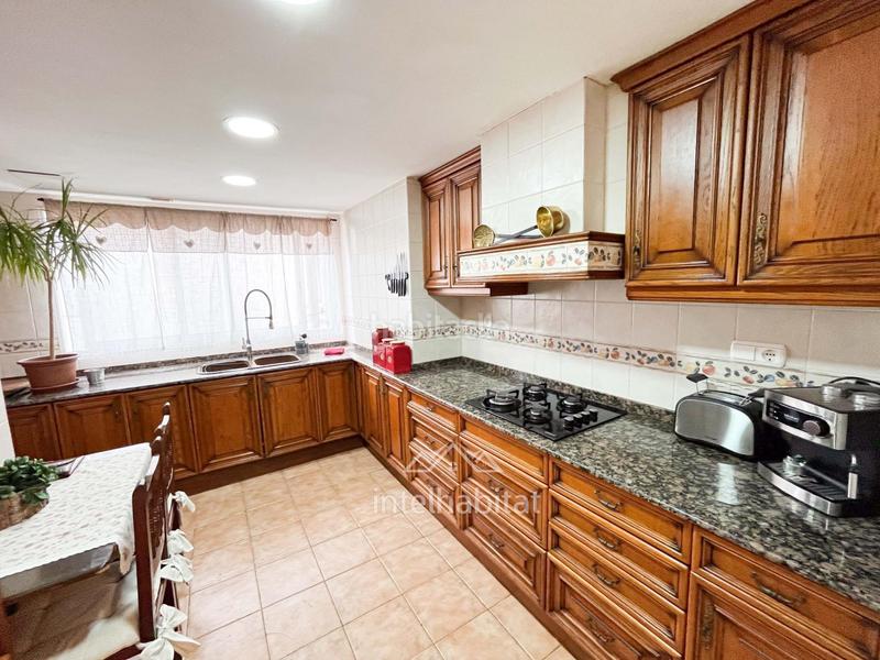 Foto 70eb889d-9b2a-4e21-8124-42cc5f4fecba. Piso  luminoso con terraza de 118m2 en Camí Reial Valencia