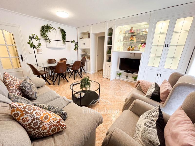 Foto 90c528ea-d48b-4fab-be90-243cf0069b93. Flat in Camí Reial Valencia