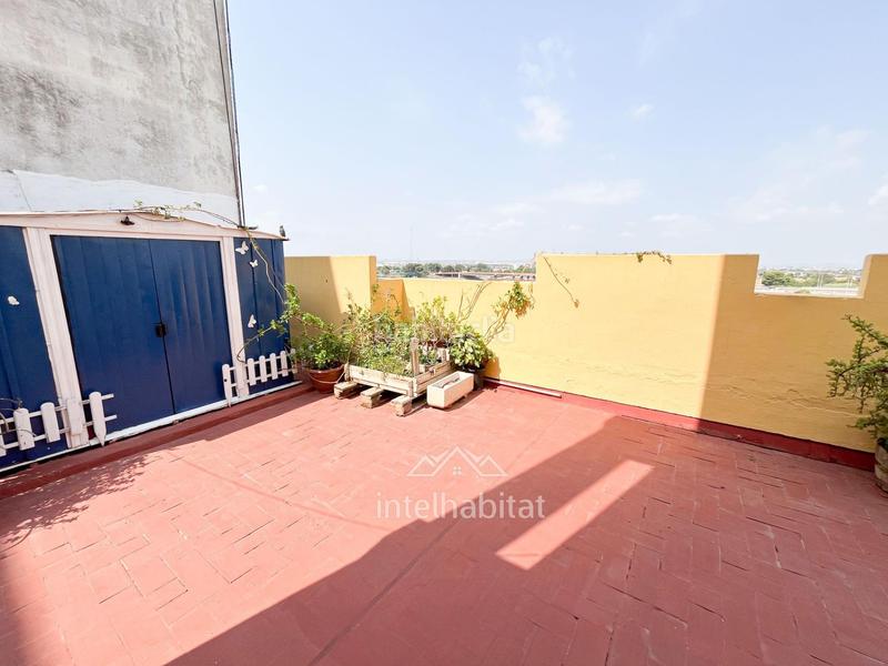 Foto 944449da-3326-4318-90df-6d46d3015872. Piso  luminoso con terraza de 118m2 en Camí Reial Valencia