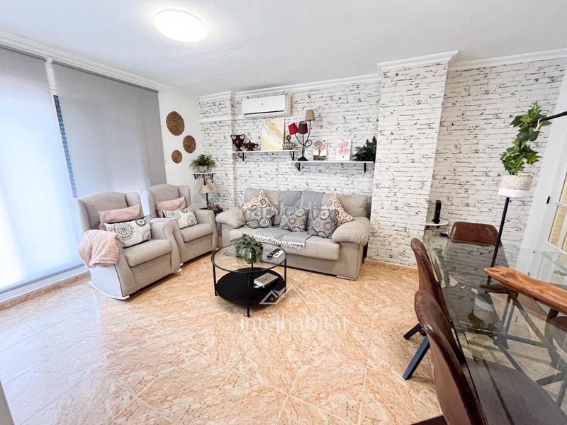 Foto cd9fa3cf-e012-4b97-a441-6a9509232e15. Flat in Camí Reial Valencia