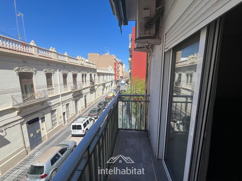 Foto afbeb020-6989-4aef-a491-bd31bf12d867. Pis a El Cabanyal-El Canyamelar Valencia