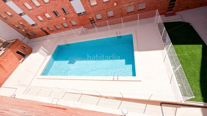 Foto eae44a29-70af-46f3-bffe-364532d0dd3c. Pis amb piscina a Las Islas Sagunt
