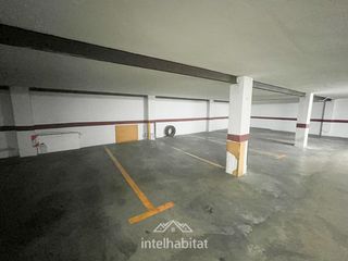 Location Parking voiture à Calle del doctor manuel candela 21. Plaza de garaje en manuel candela