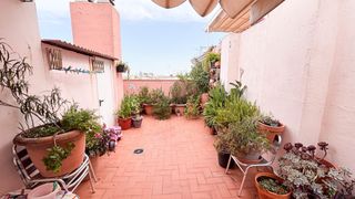 Penthouse  Pi y margall. Áticodúplex con terraza privada en burjassot