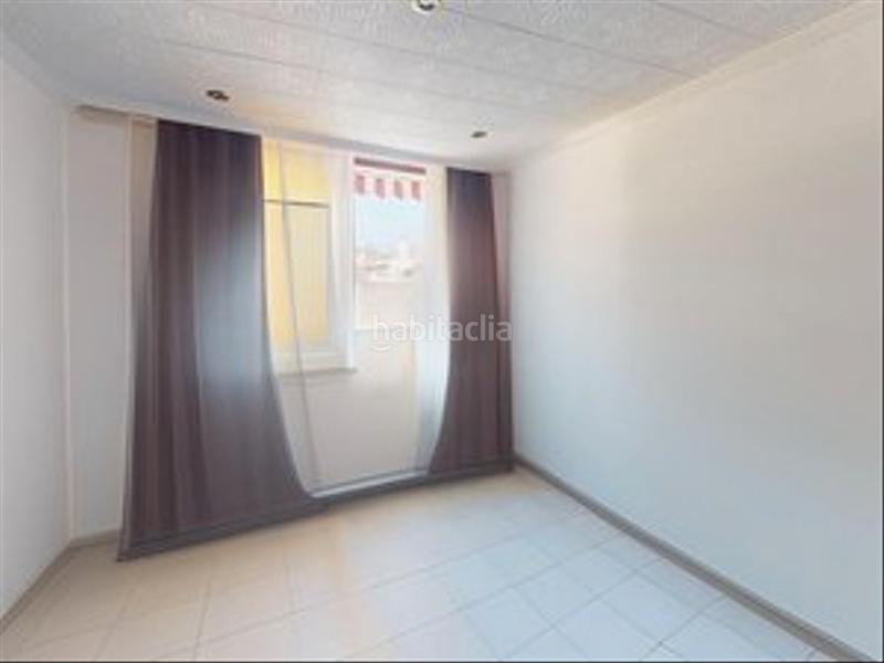 Foto 6271f575-1788-4c93-81d4-458940199a43. Flat in calle pinoso 12 in Carolinas Altas Alicante