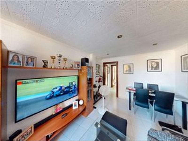 Foto b66072d1-a5c2-4b0b-a151-c79fea2c3e03. Flat in calle pinoso 12 in Carolinas Altas Alicante