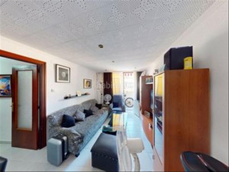 Foto e542e86b-de11-4216-8b09-06a4d3c470b5. Flat in calle pinoso 12 in Carolinas Altas Alicante