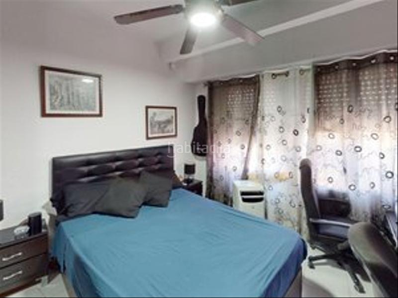 Foto f9c7a840-09ca-41f6-8d70-d12a43719769. Flat in calle pinoso 12 in Carolinas Altas Alicante