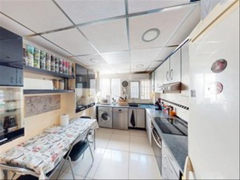 Foto c18f2773-9041-41f7-b8e8-7656c21551bb. Flat in Carolinas Altas Alicante