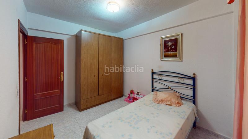 Foto 30b57b3a-3d44-4ad8-a5a9-e8ed3539f818. Piso  en venta calle alonso cano en Carolinas Altas Alicante