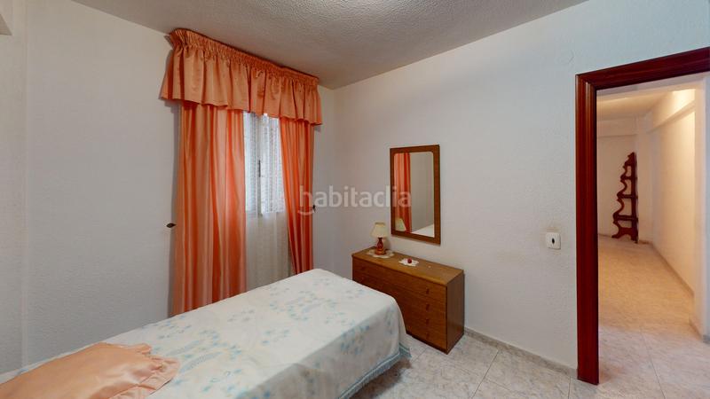 Foto 52e3fa00-5613-4e99-bad3-8c4a742de1d6. Piso  en venta calle alonso cano en Carolinas Altas Alicante