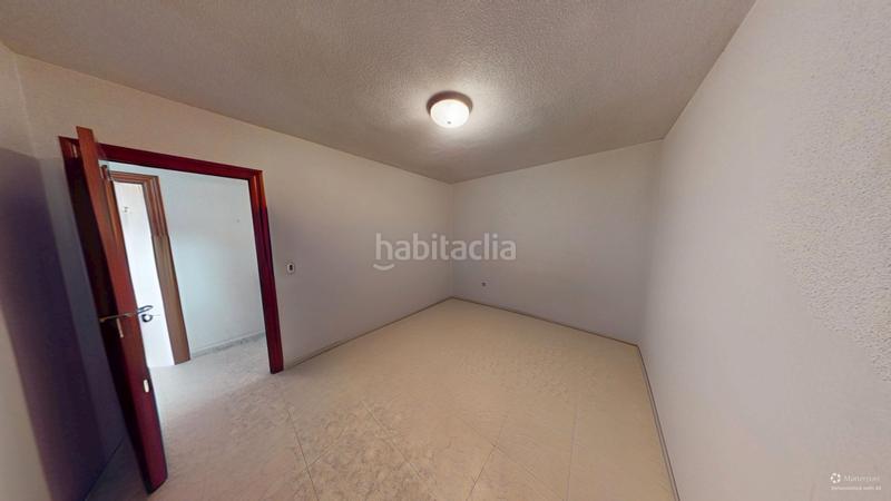 Foto a2d15810-5908-495d-9595-4a1e3f2bc2e7. Piso  en venta calle alonso cano en Carolinas Altas Alicante