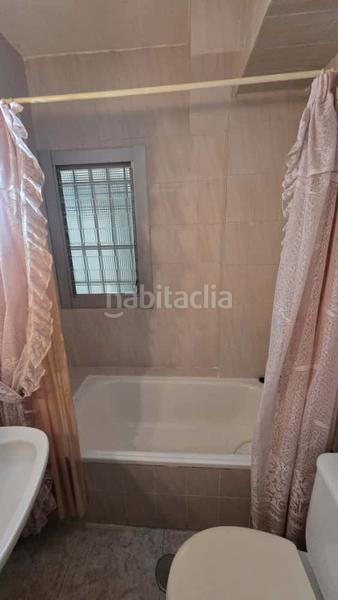 Foto f677edd2-ab77-49aa-b2aa-f2481fbff35e. Piso  en venta calle alonso cano en Carolinas Altas Alicante