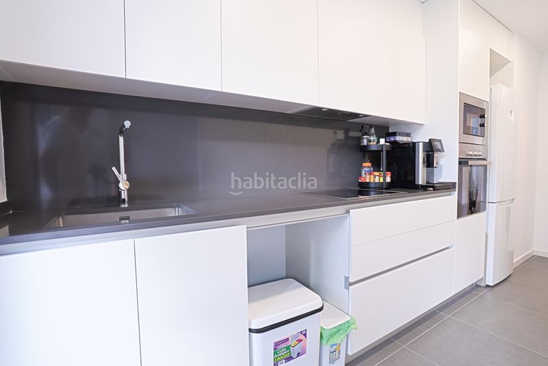 Foto b15754ec-d19b-4f7c-95b0-4f8123d3ac92. Flat with heating parking pool in Vilamarina Viladecans
