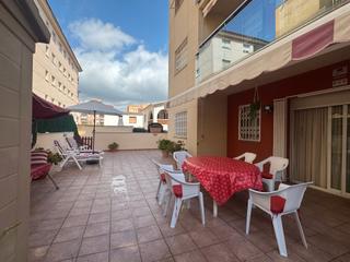 Pis  Carrer de l'ebre. Planta baja con gran terraza, garaje y trastero en segur de cala