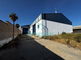 Lloguer Nau industrial  N/a. Nave con gran parcela en alquiler
