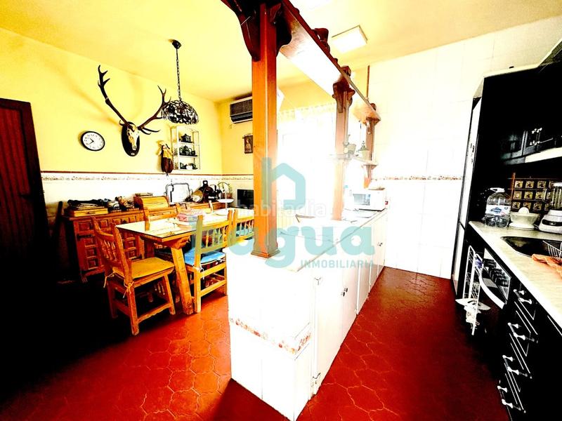 Foto a8c0c482-0547-49b8-b342-4bcc91a303e0. Chalet  en calle halcon en Almendralejo
